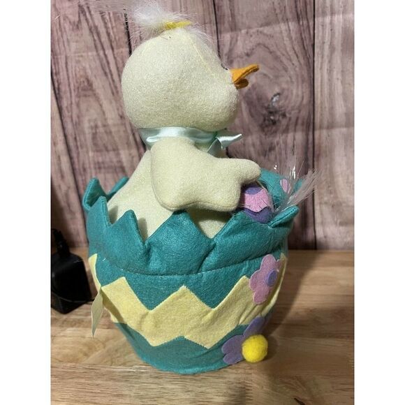 W.M.G. Easter Light Up Electric Duck on Eggs Basket Large 12” Changes Color - Picture 4 of 10